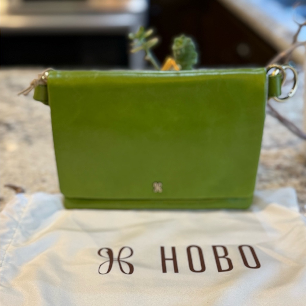 NEW HOBO Polished Leather Winn Belt Bag In Garden Green